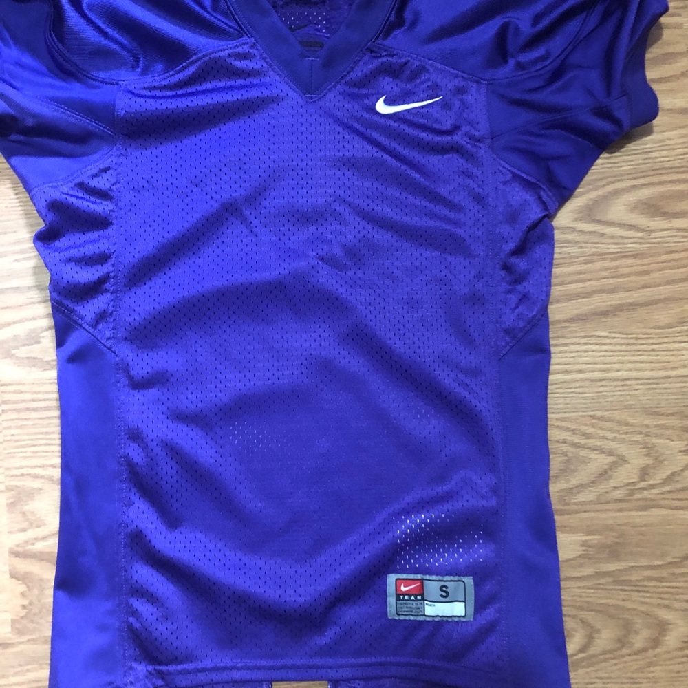 Nike women’s jersey. Size small. NWOT. - Picture 2 of 6